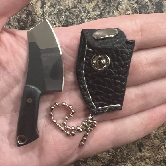 $2 MINI UTILITY KEYCHAIN. ONE AT RANDOM. $2 WITH ANY $10 ORDER OR MORE - Picture 8 of 16